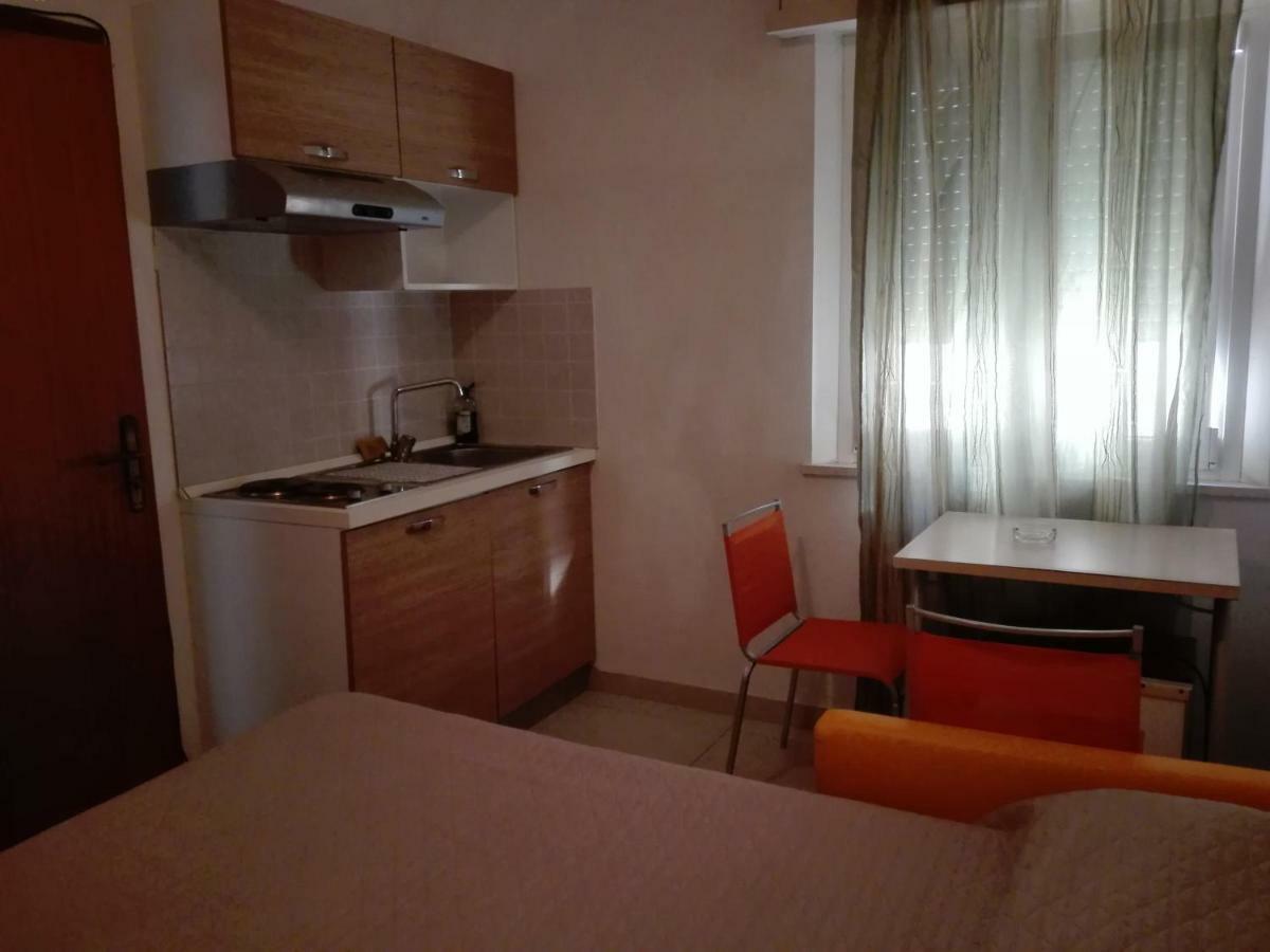 New Prophet Bed and Breakfast Cattolica Eksteriør billede