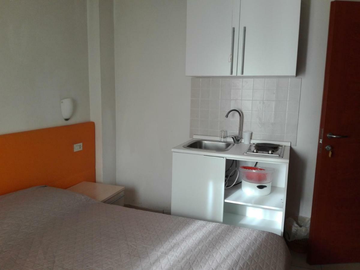 New Prophet Bed and Breakfast Cattolica Eksteriør billede